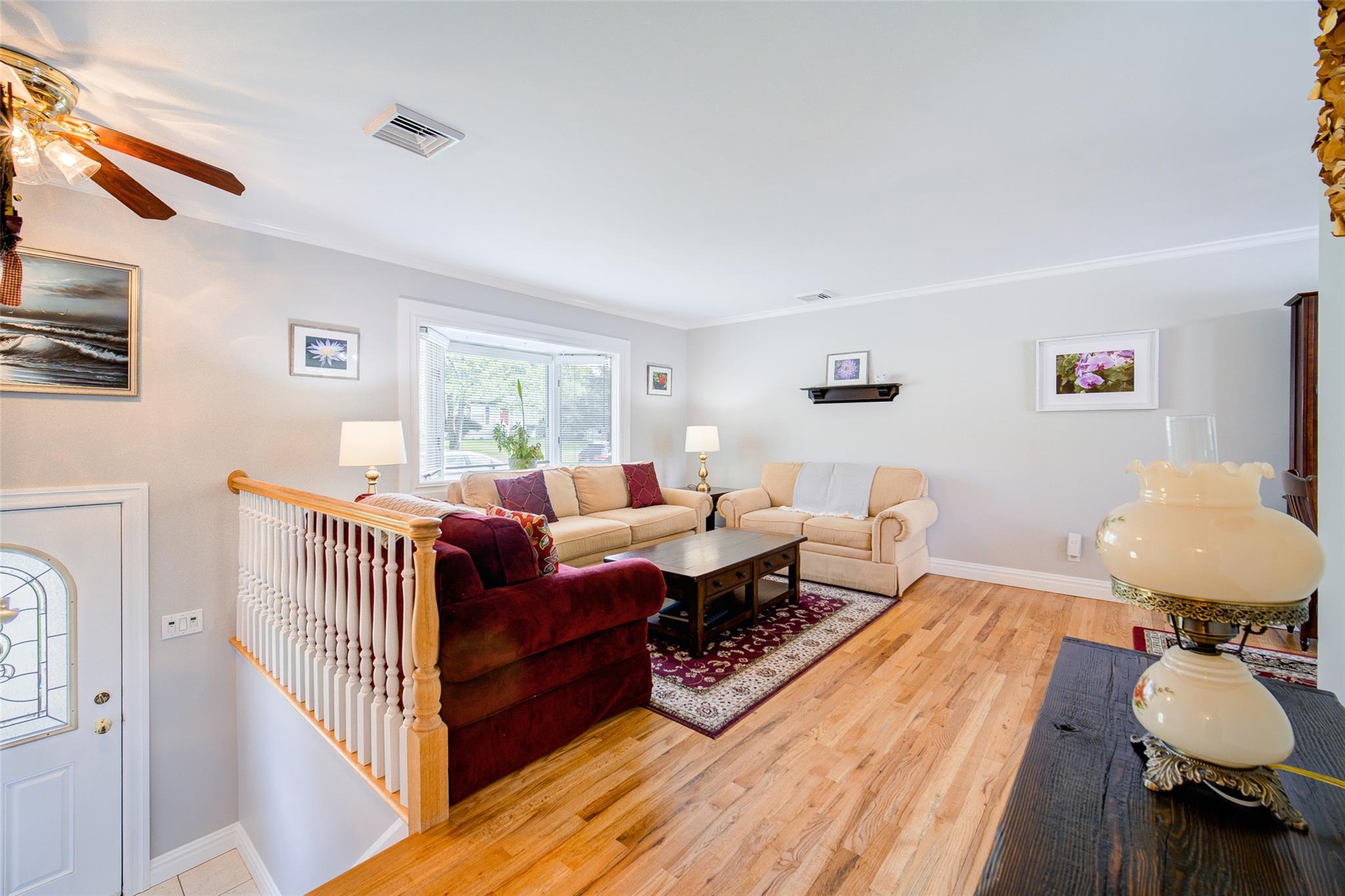 10 Tulip Lane