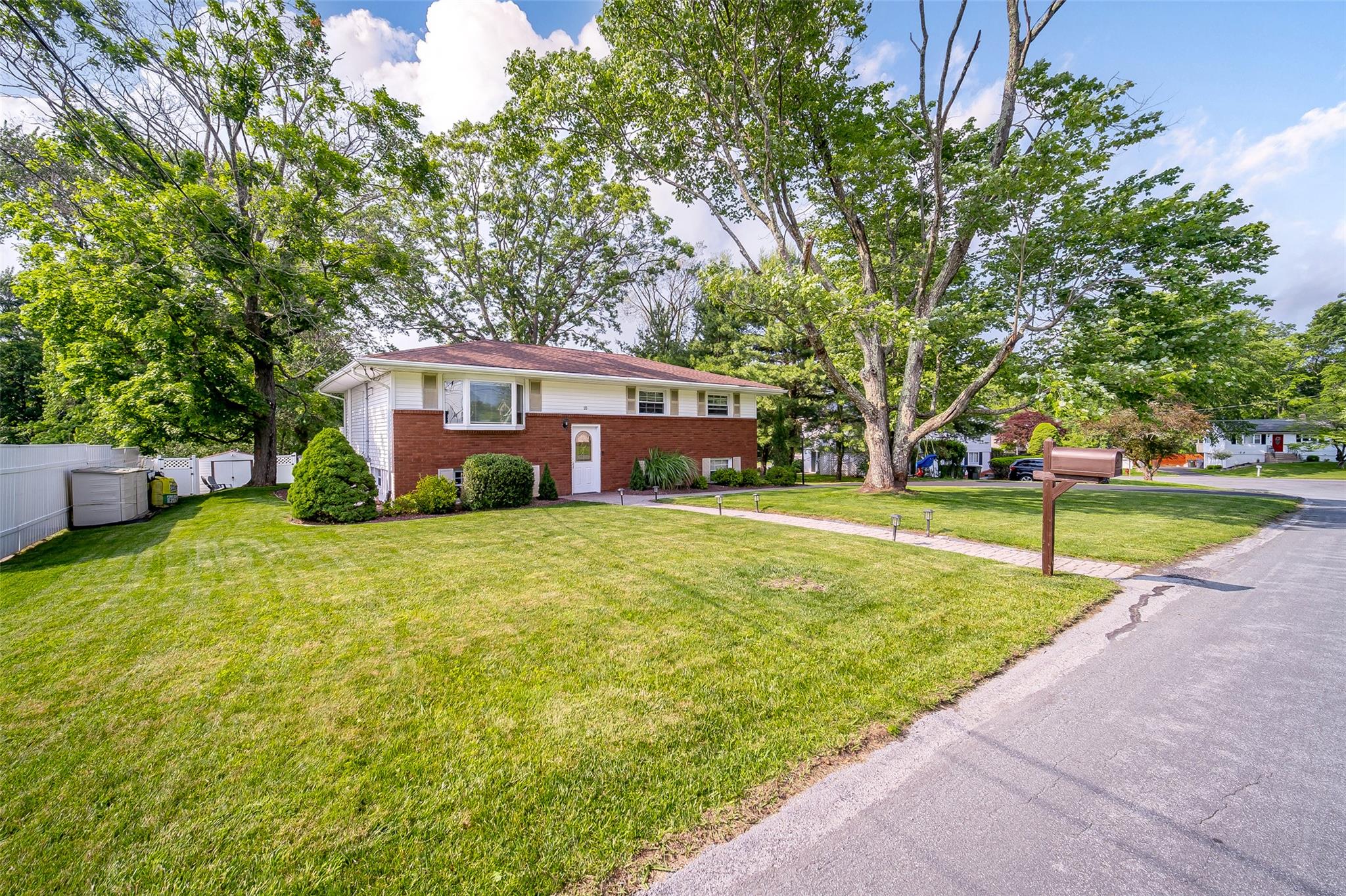 10 Tulip Lane