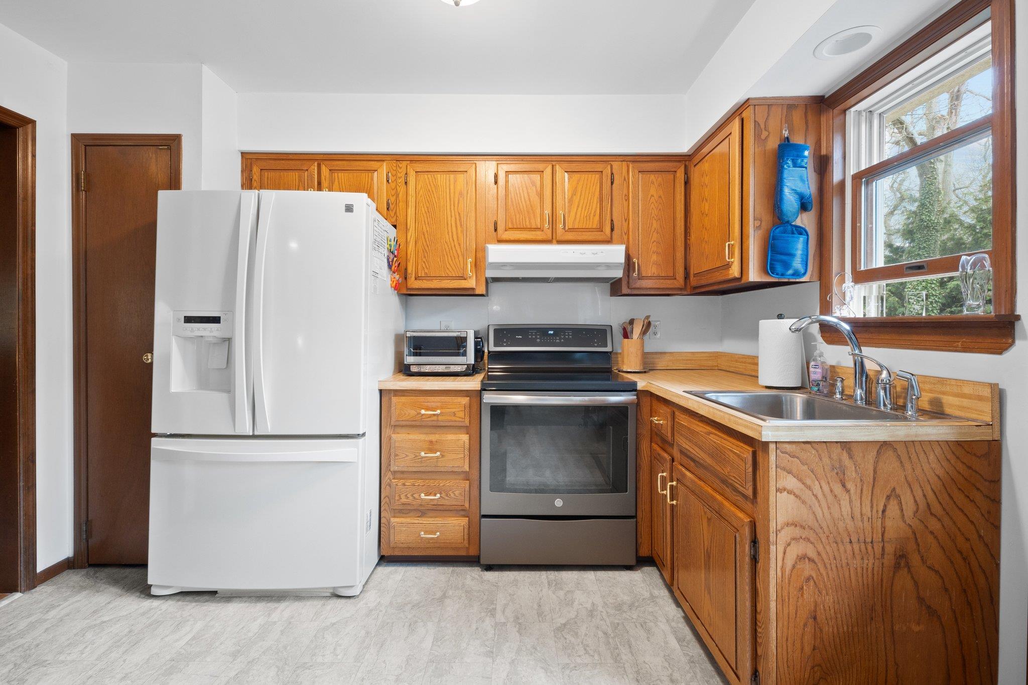 6 Park Drive, Rocky Point, New York image 7