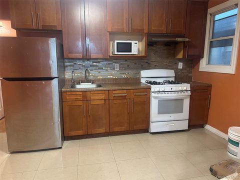 Photo of 90 35 144th place Pl #1st, Jamaica, NY 11435 (MLS # 926102)