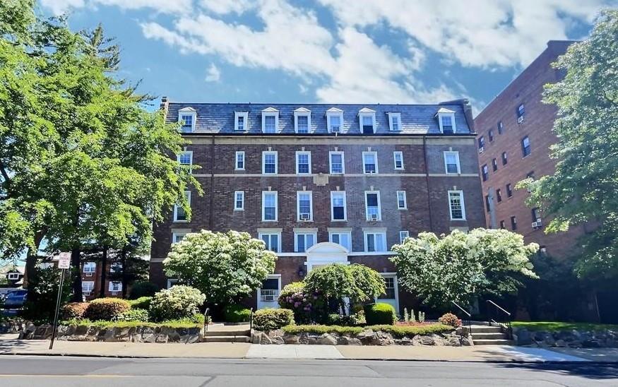 Property for Sale at Centre Avenue 2J, New Rochelle, New York - Bedrooms: 1 
Bathrooms: 1 
Rooms: 3  - $160,000