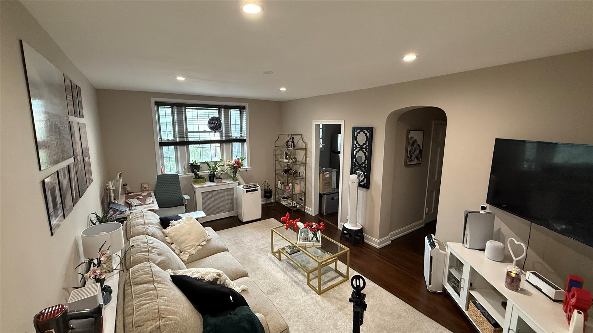 208 Centre Avenue 2J