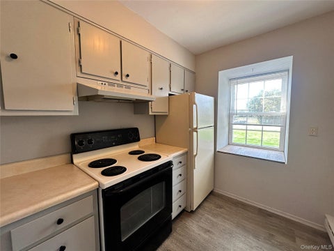 Apartment For Rent - 101 Sylvan Ave #21<br/> Miller Place, NY 11764