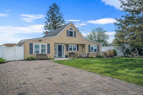 54 Pacific Avenue Deer Park NY 11729
