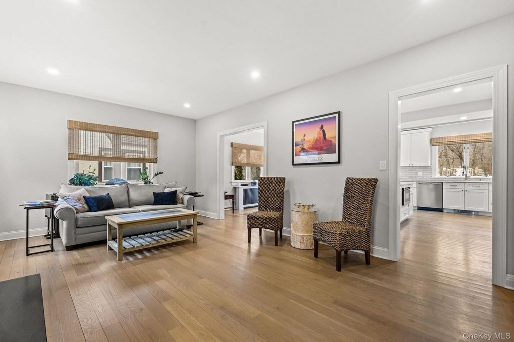 Photo of 428 Chestnut Avenue, Mamaroneck, NY 10543 (MLS # 967854)