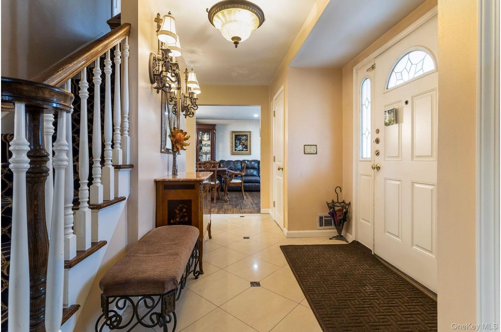 Photo of 23 Moccasin Place, Monsey, NY 10952 (MLS # 952008)