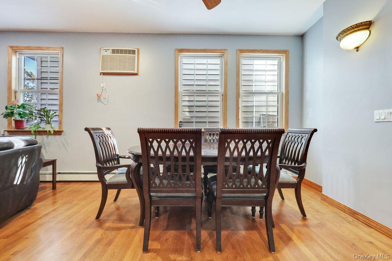 Malverne, New York 11565, United States, 5 Bedrooms Bedrooms, ,3 BathroomsBathrooms,Residential,Active,230701