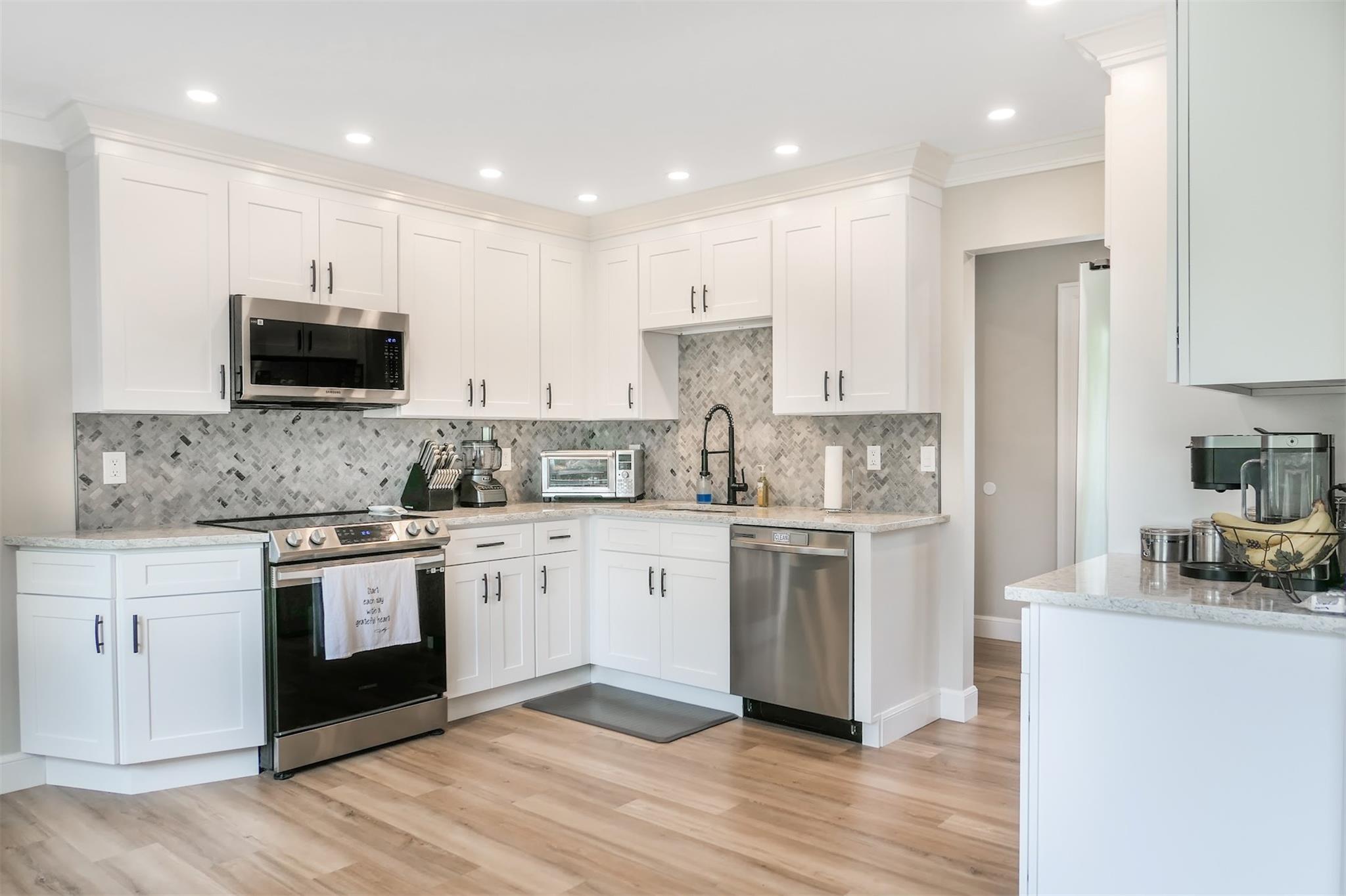 11 Susan Drive, Bellport, New York image 5