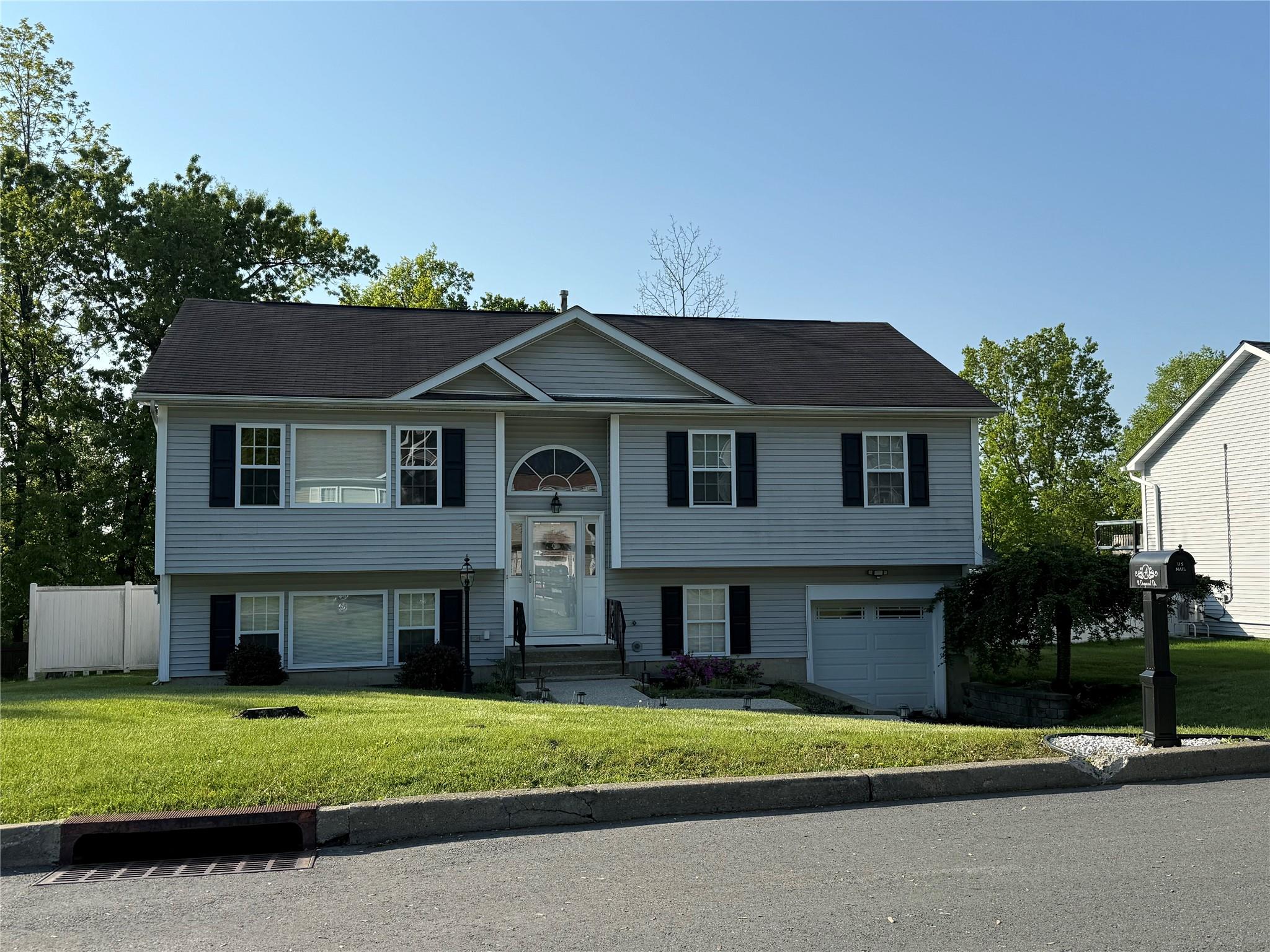 11 Dogwood Drive, Middletown, New York image 1