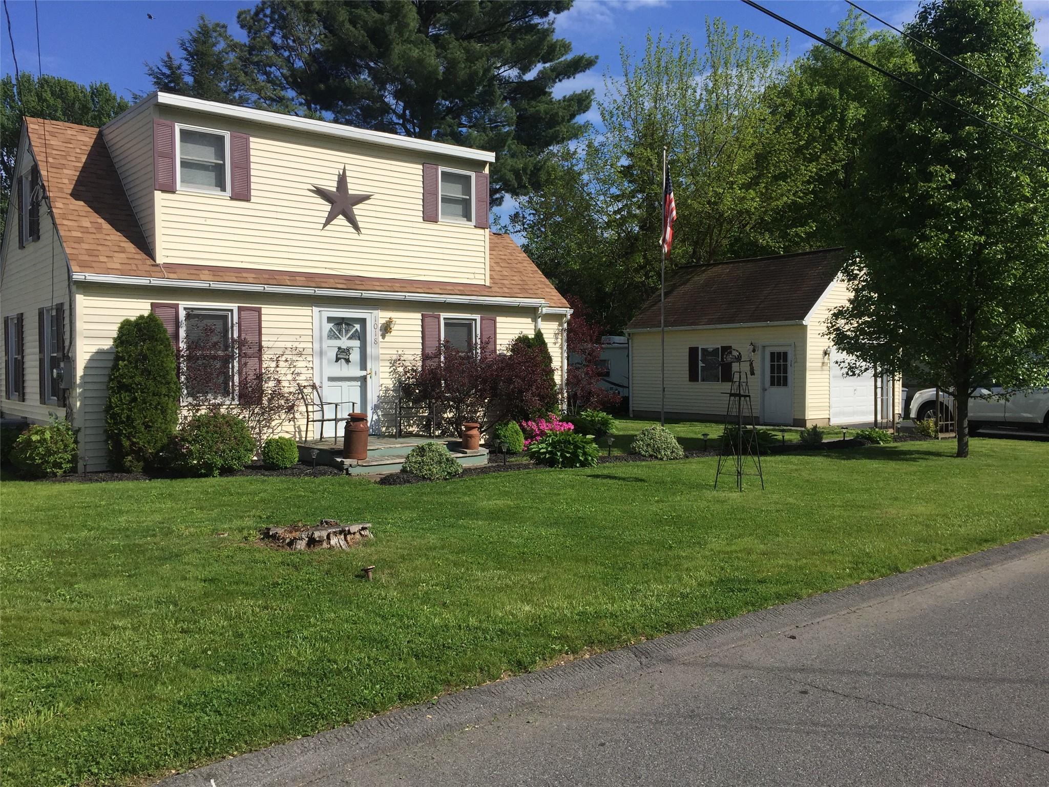 1018 Decker Street, Kingston, New York image 1