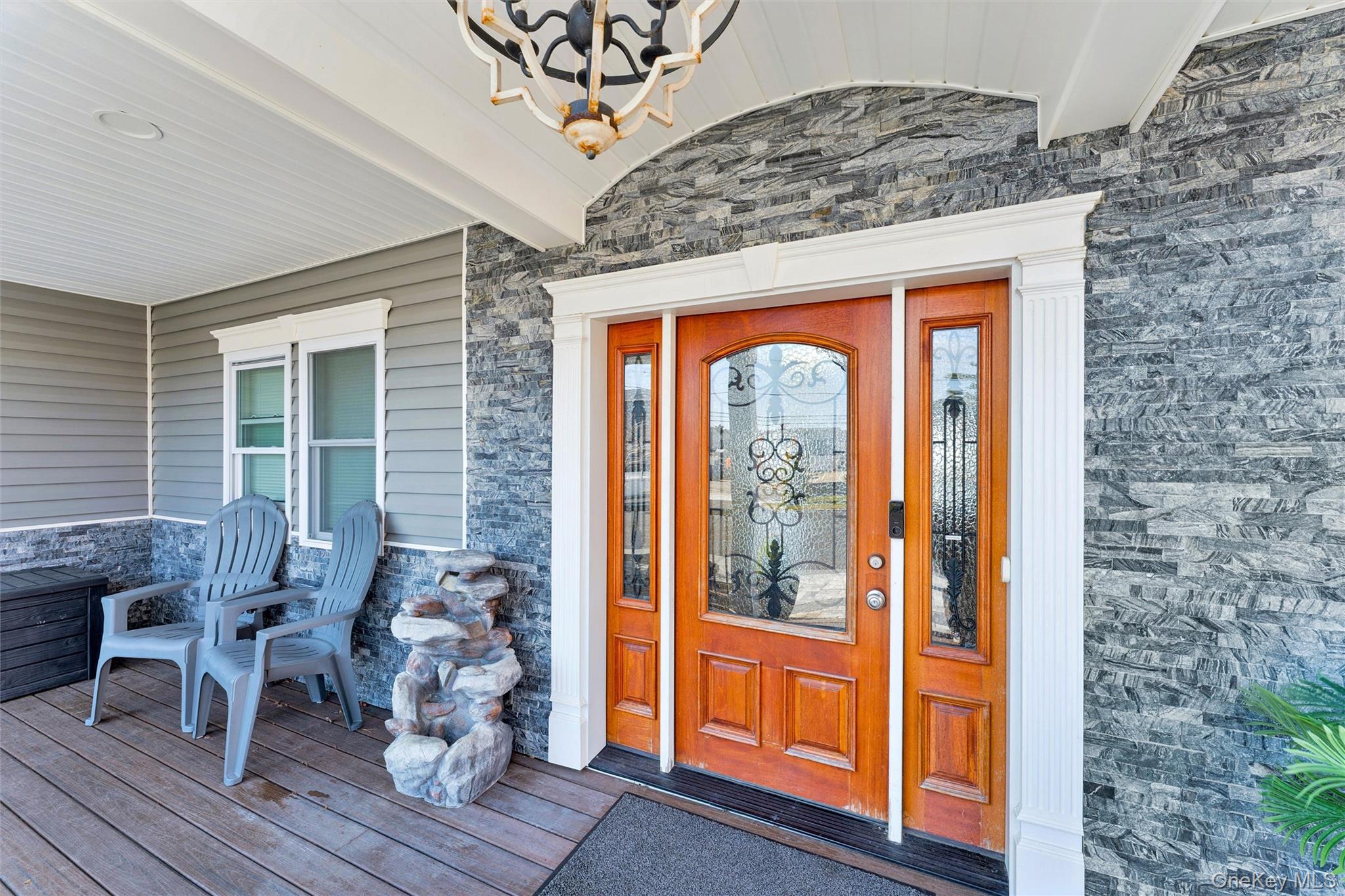 890 S Long Beach Avenue