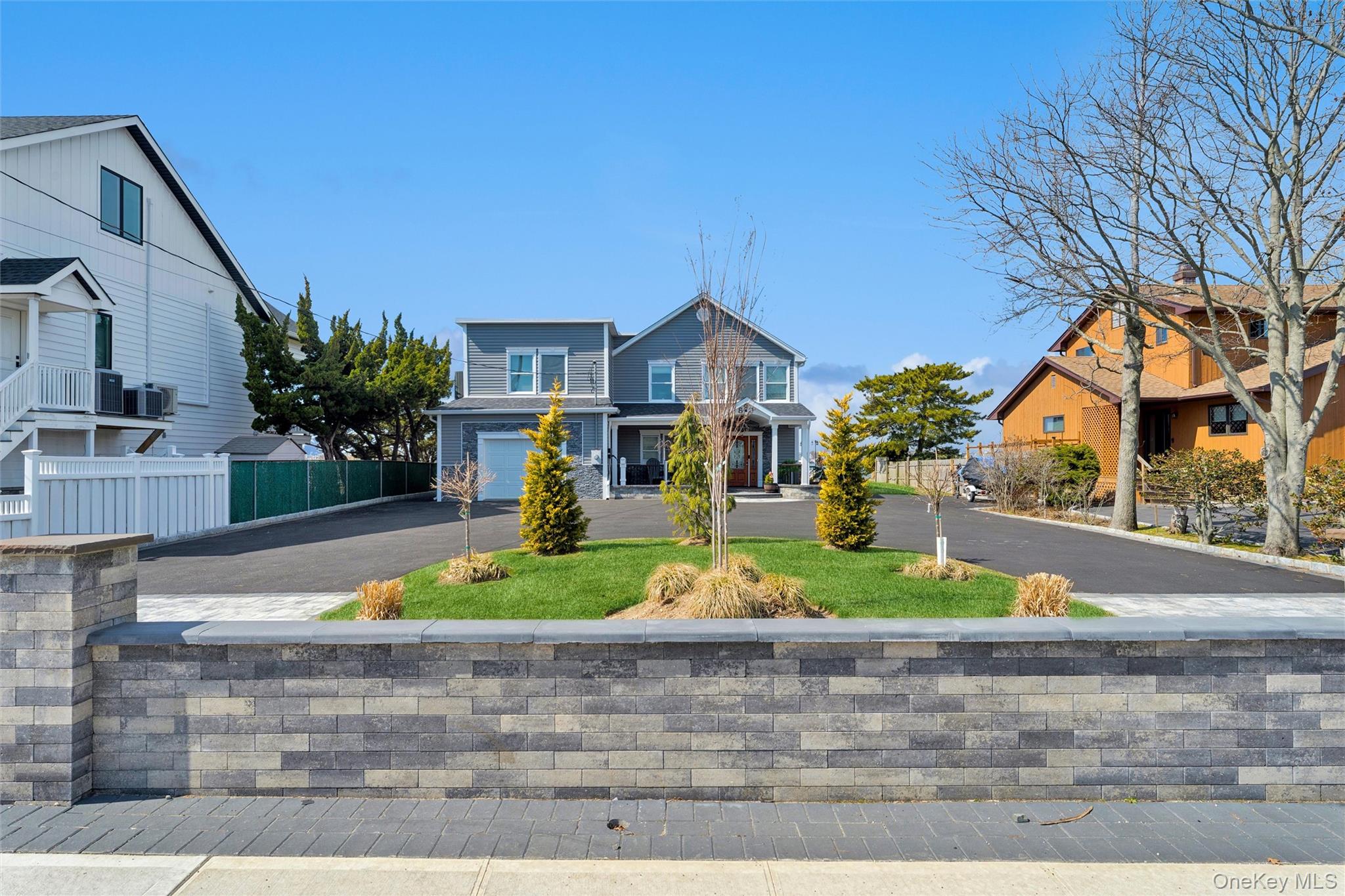 890 S Long Beach Avenue