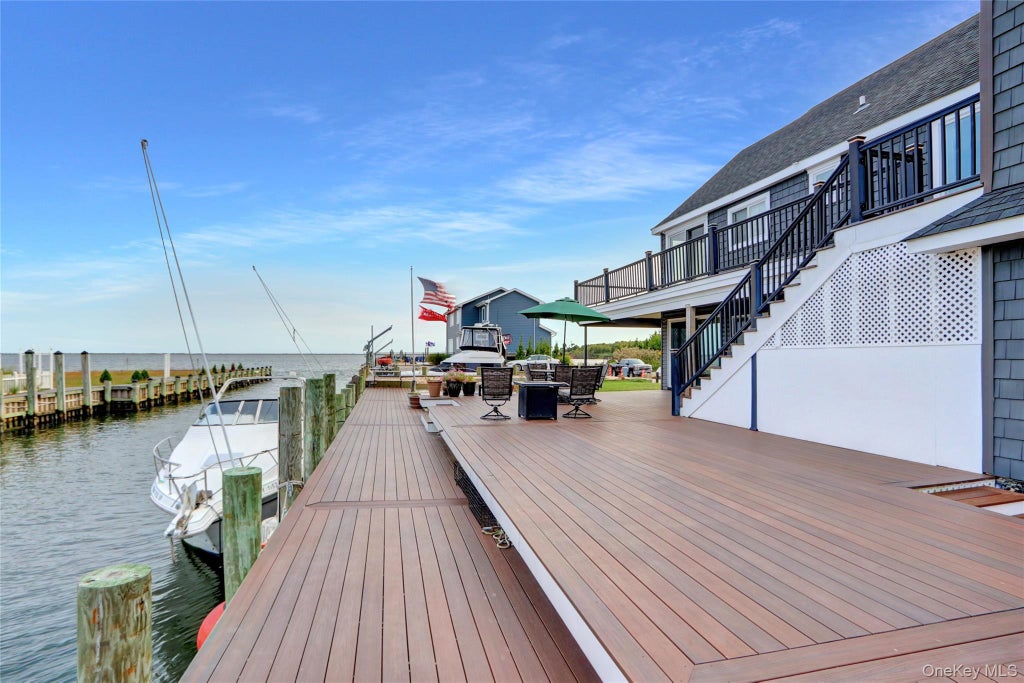 Photo of 998 Pacific Street, Lindenhurst, NY 11757 (MLS # 1011506)