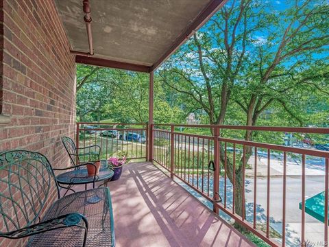 42-30 Douglaston Parkway 3L Douglaston NY 11363