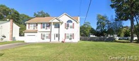 141 N 28 Street N Wheatley Heights NY 11798