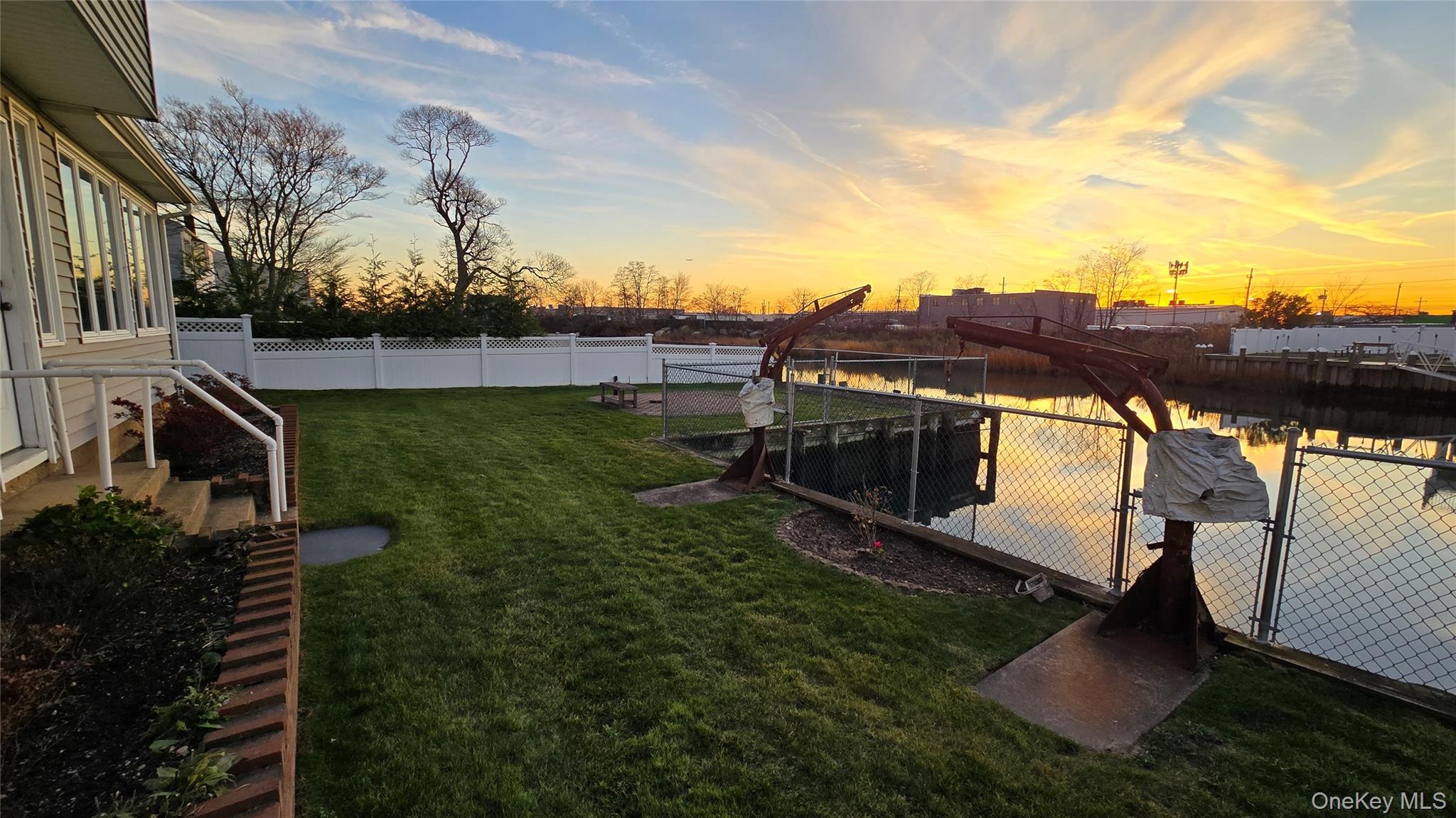 Oceanside, New York 11572, United States, 4 Bedrooms Bedrooms, ,2 BathroomsBathrooms,Residential,Active,251412