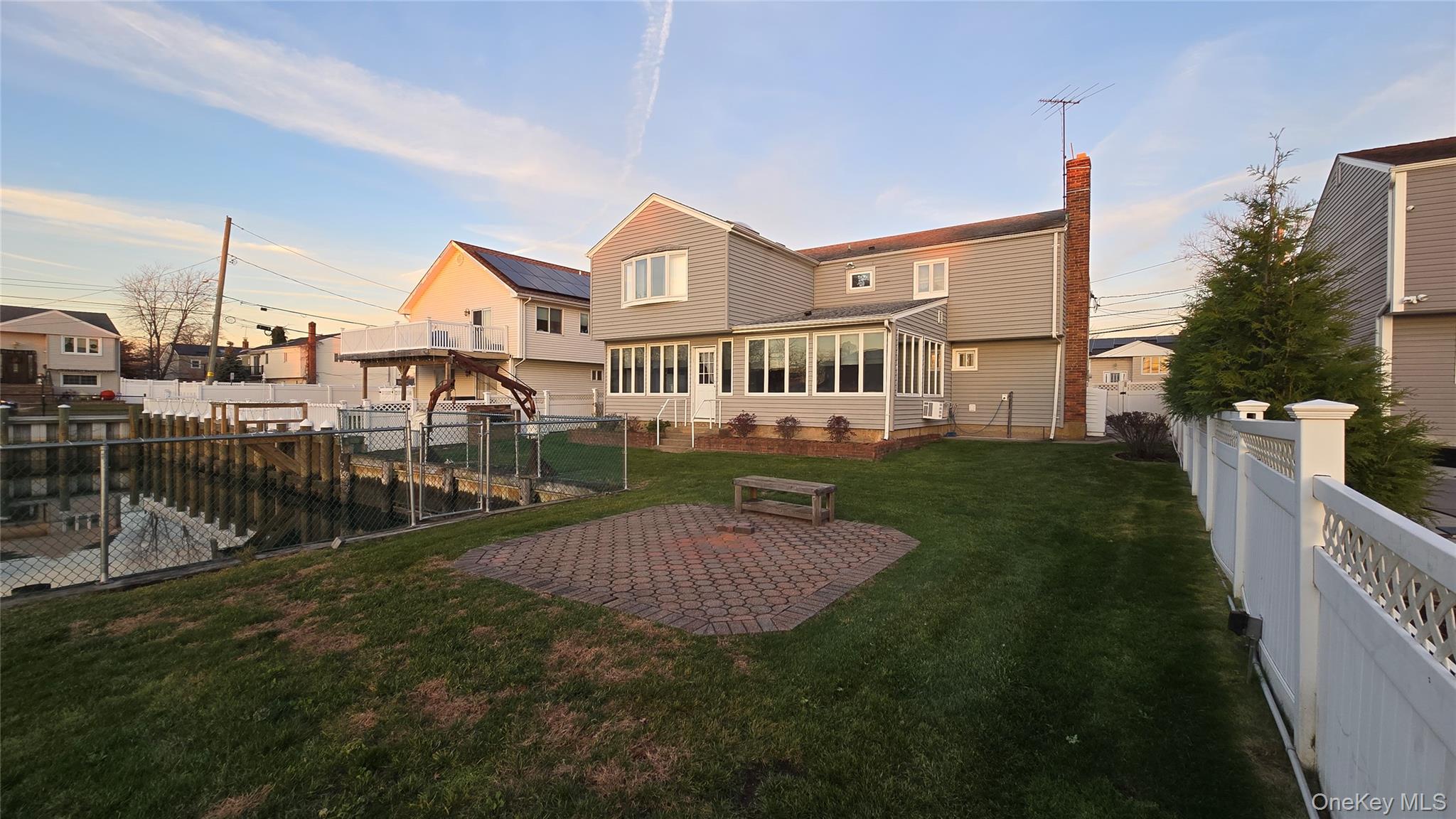 Oceanside, New York 11572, United States, 4 Bedrooms Bedrooms, ,2 BathroomsBathrooms,Residential,Active,251412