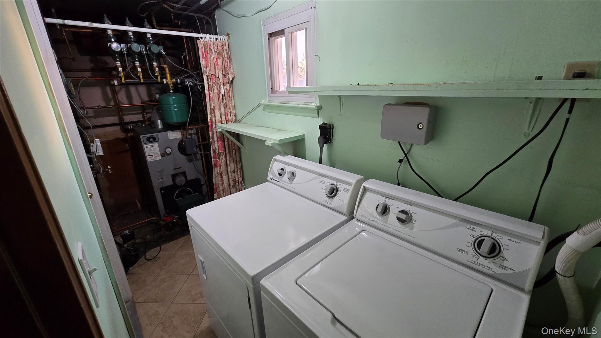 Oceanside, New York 11572, United States, 4 Bedrooms Bedrooms, ,2 BathroomsBathrooms,Residential,Active,251412