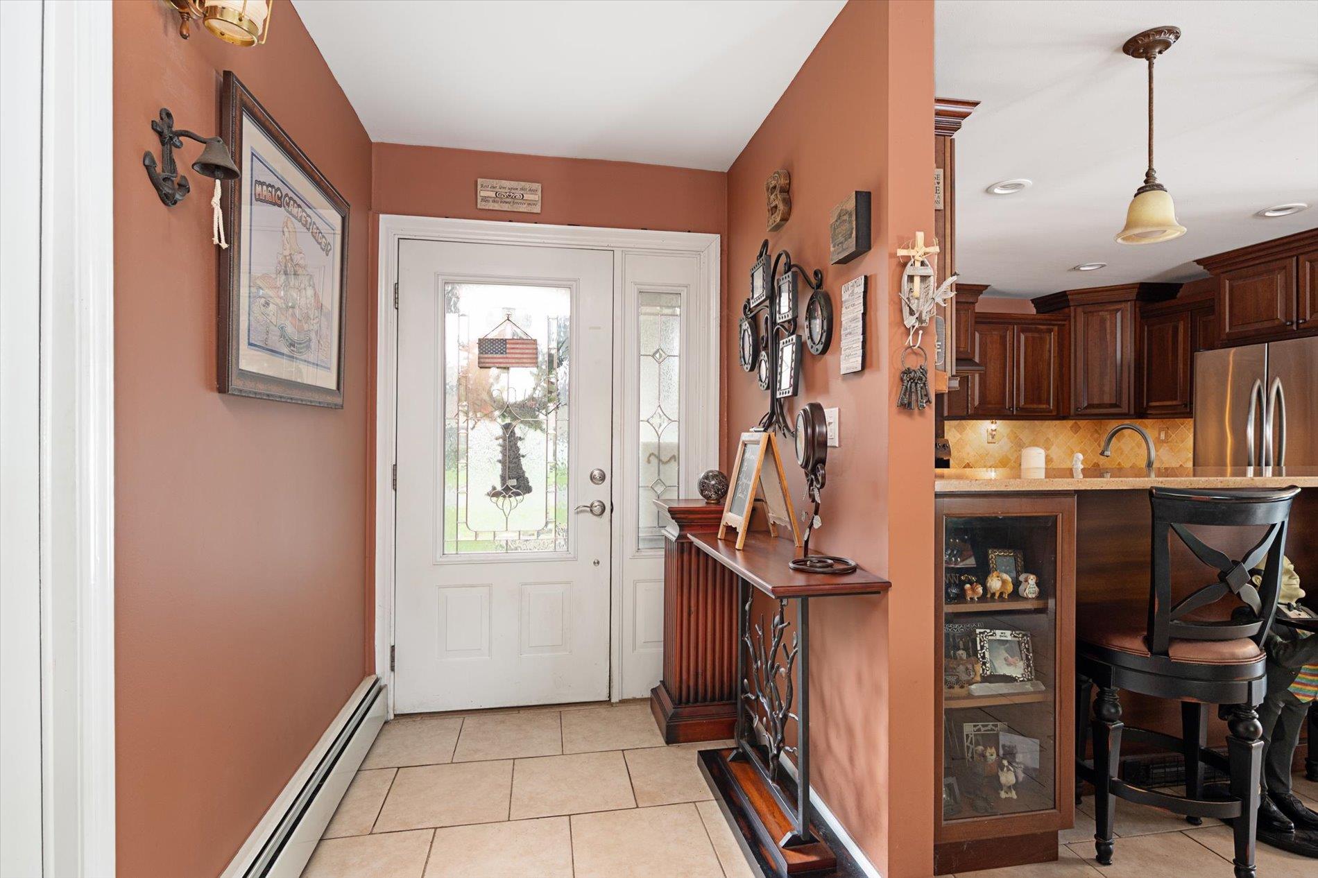 1 Angelica Court, West Babylon, New York image 4
