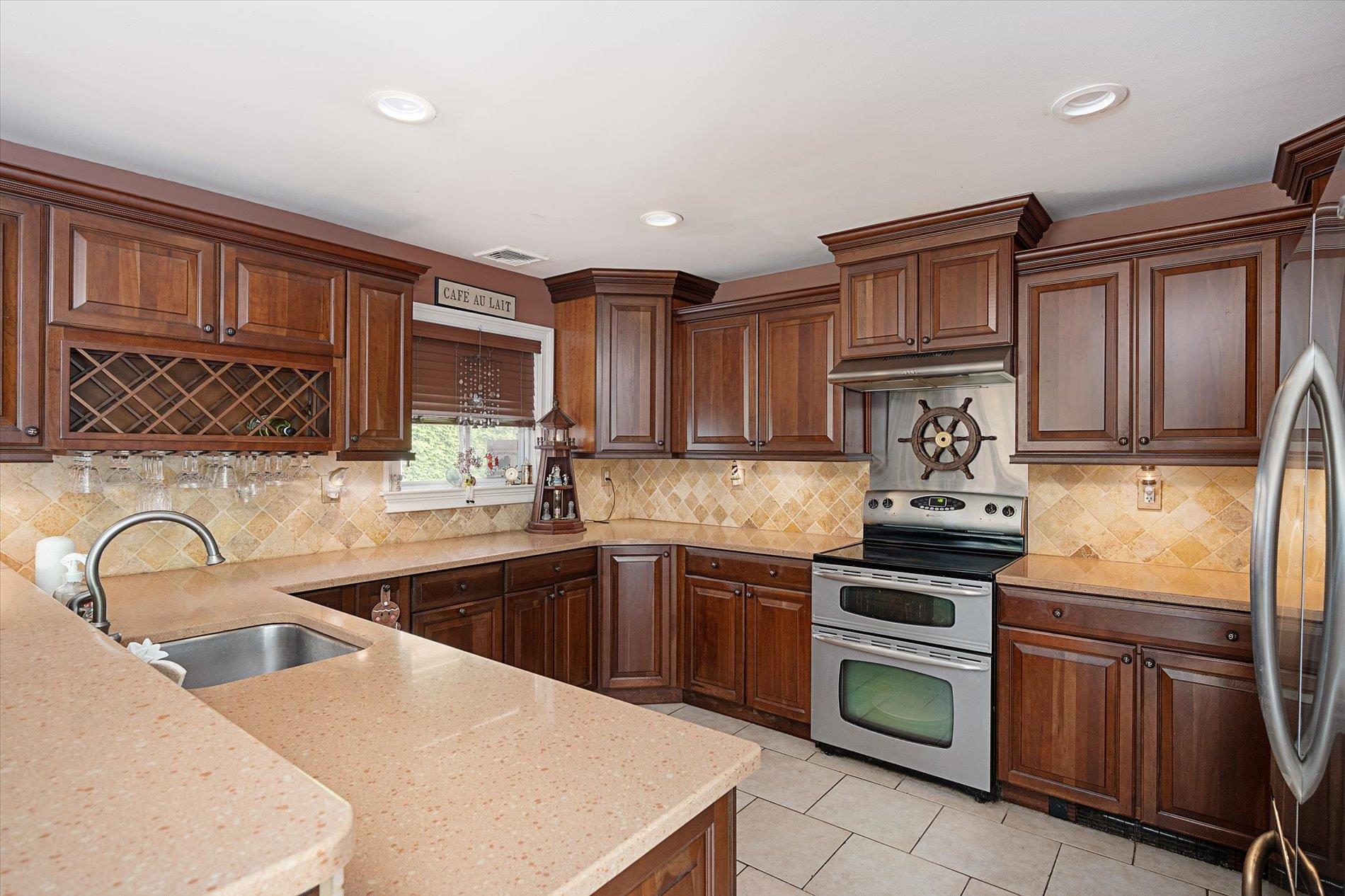 1 Angelica Court, West Babylon, New York image 12