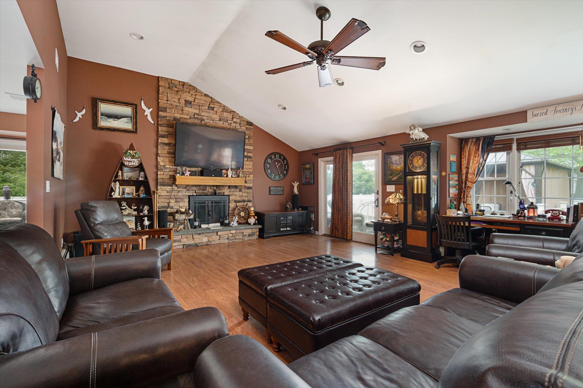 1 Angelica Court, West Babylon, New York image 6