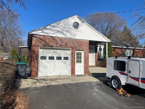 17 Bosher Drive Colonie NY 12205