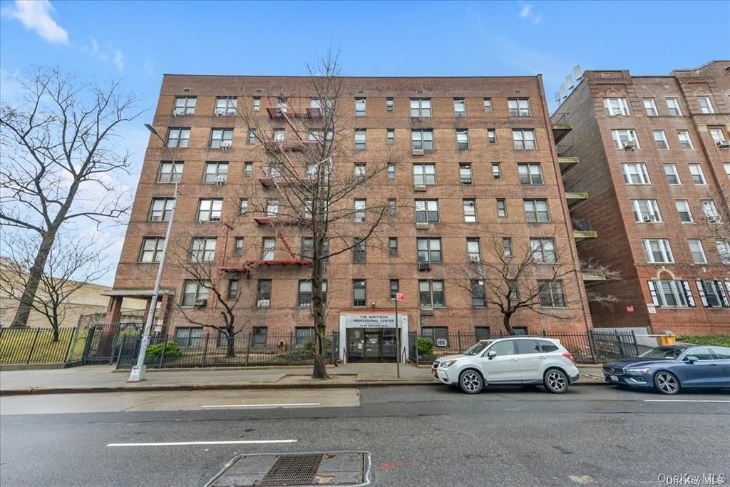 Photo of 141-05 Northern Boulevard #C1-D1, Flushing, NY 11354 (MLS # 996720)