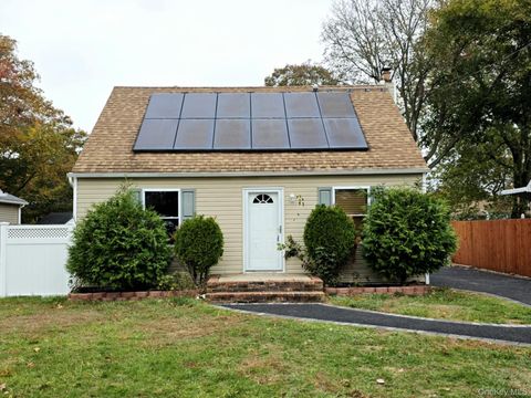 Photo of 277 Commack Road, Shirley, NY 11967 (MLS # 930856) Photo of 277 Commack Road, Shirley, NY 11967 (MLS # 930856)