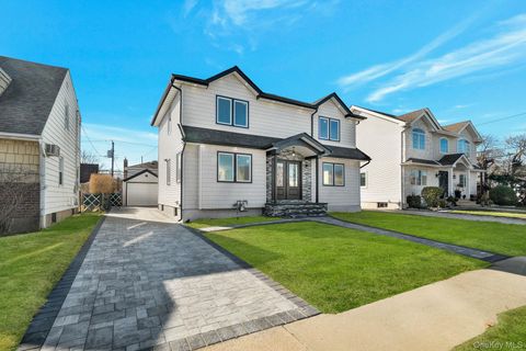 Homes For Sale - 9 Park<br/> New Hyde Park, NY 11040