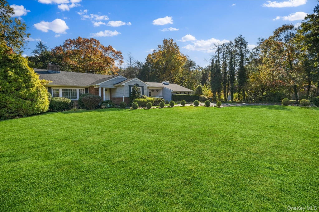 Photo of 4 Timberline Drive, Huntington, NY 11743 (MLS # 1068446)