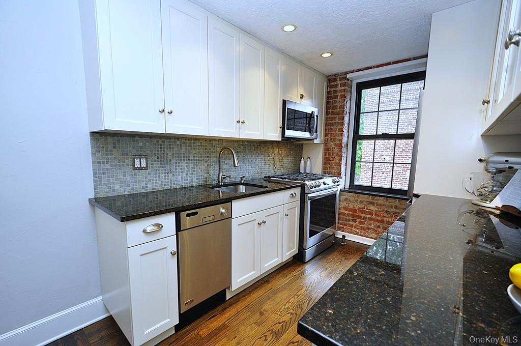 Scarsdale, New York 10583, United States, 1 Bedroom Bedrooms, ,1 BathroomBathrooms,Residential,Active,177811