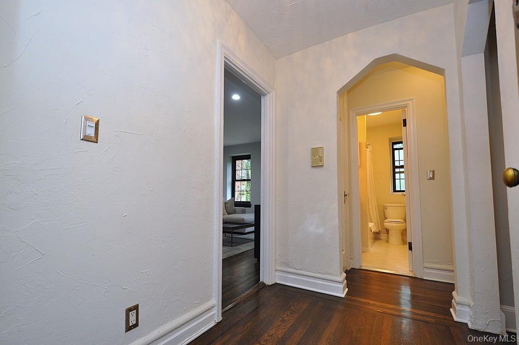 Scarsdale, New York 10583, United States, 1 Bedroom Bedrooms, ,1 BathroomBathrooms,Residential,Active,177811