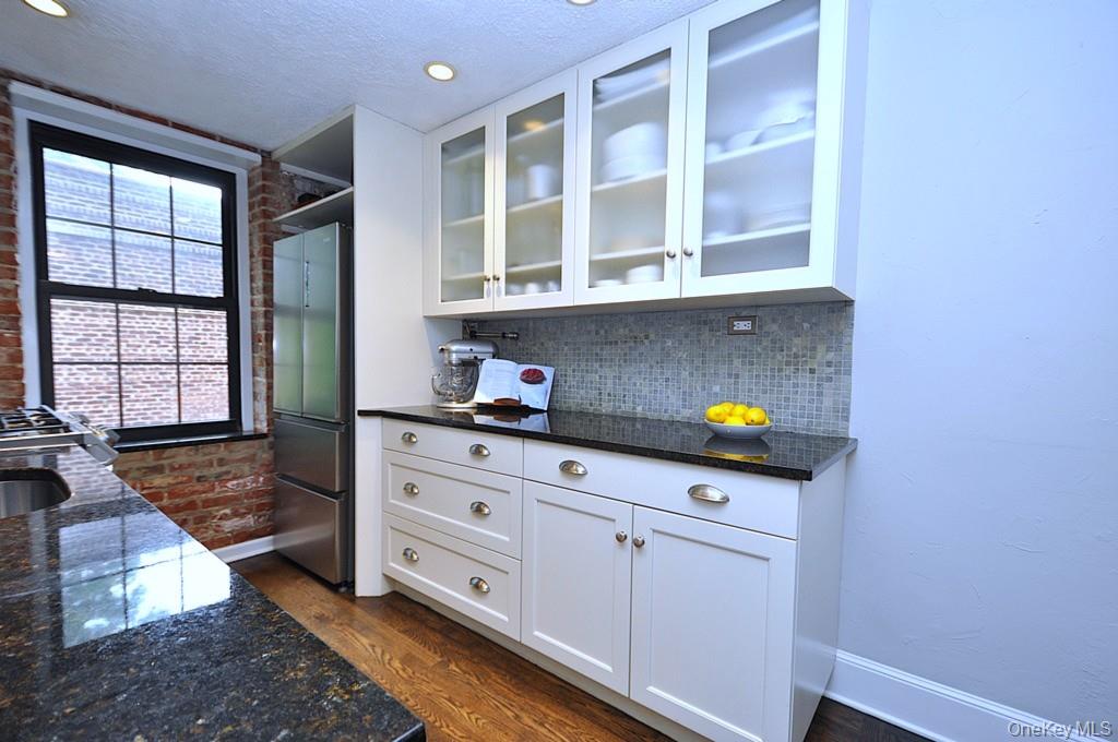 Scarsdale, New York 10583, United States, 1 Bedroom Bedrooms, ,1 BathroomBathrooms,Residential,Active,177811