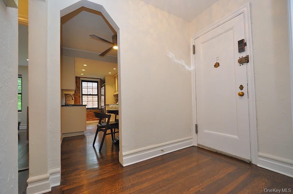 Scarsdale, New York 10583, United States, 1 Bedroom Bedrooms, ,1 BathroomBathrooms,Residential,Active,177811