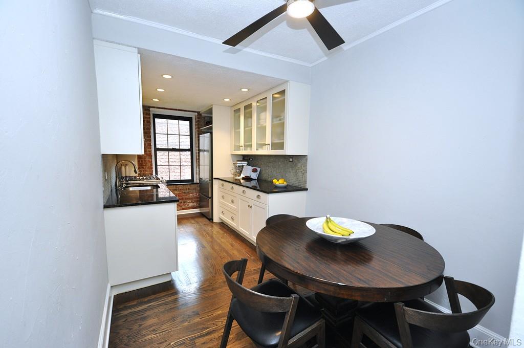 Scarsdale, New York 10583, United States, 1 Bedroom Bedrooms, ,1 BathroomBathrooms,Residential,Active,177811