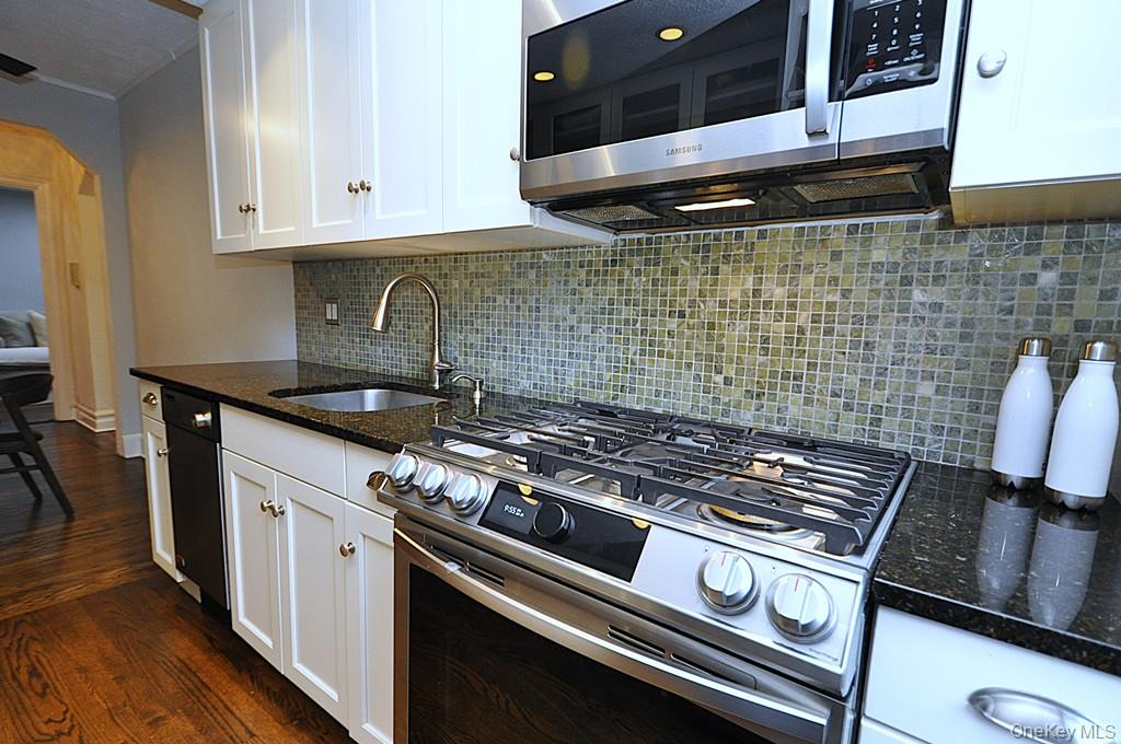 Scarsdale, New York 10583, United States, 1 Bedroom Bedrooms, ,1 BathroomBathrooms,Residential,Active,177811