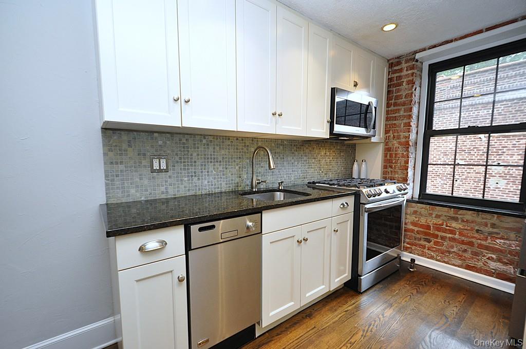 Scarsdale, New York 10583, United States, 1 Bedroom Bedrooms, ,1 BathroomBathrooms,Residential,Active,177811