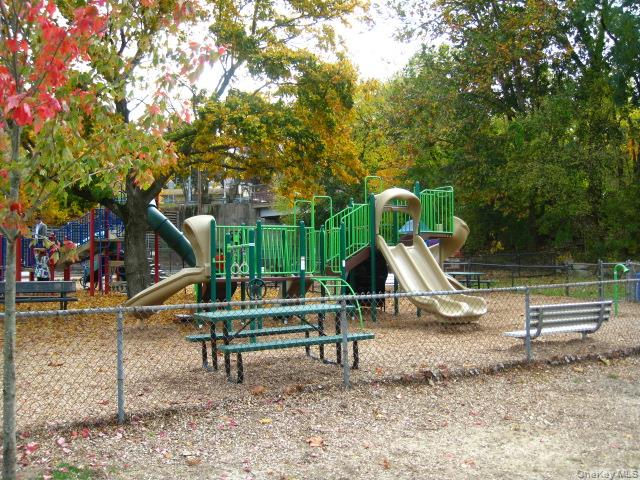 Scarsdale, New York 10583, United States, 1 Bedroom Bedrooms, ,1 BathroomBathrooms,Residential,Active,177811