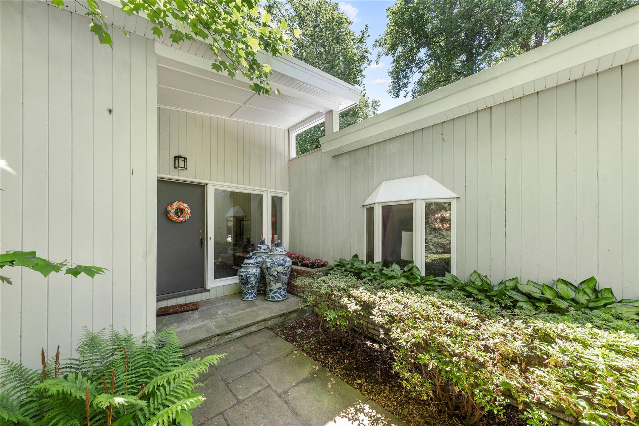 Property for Sale at Harbor Hill Drive, Lloyd Harbor, Hamptons, NY - Bedrooms: 4 
Bathrooms: 3  - $1,299,000