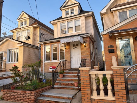 Photo of 10725 115th Street, Richmond Hill S., NY 11419 (MLS # 1064919)