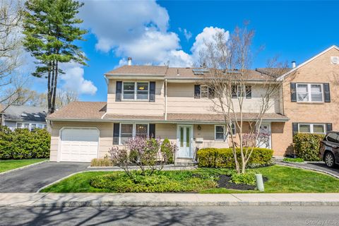 Photo of 67 Manors Drive, Jericho, NY 11753 (MLS # 988523)