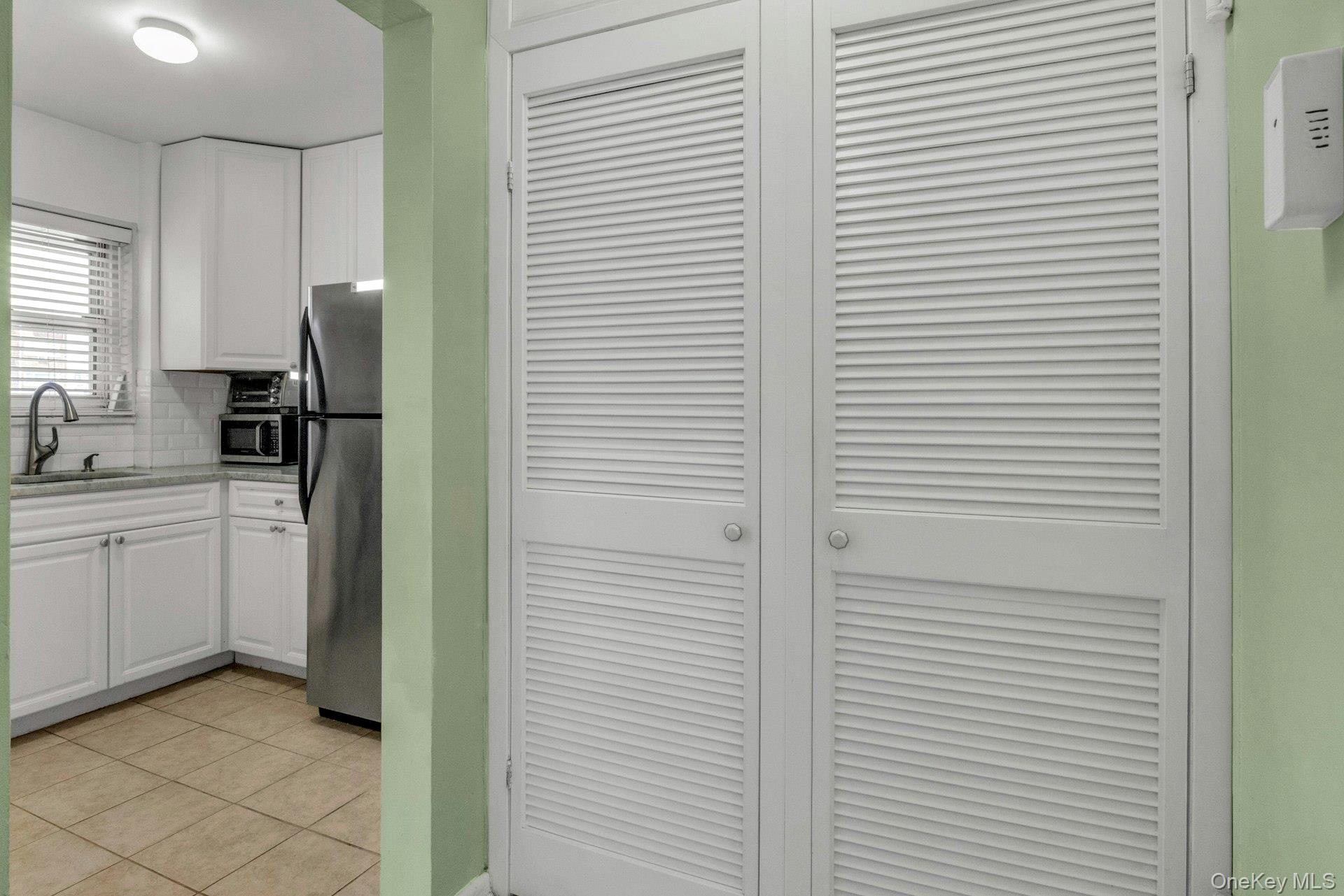 183 Drake Avenue 1-O