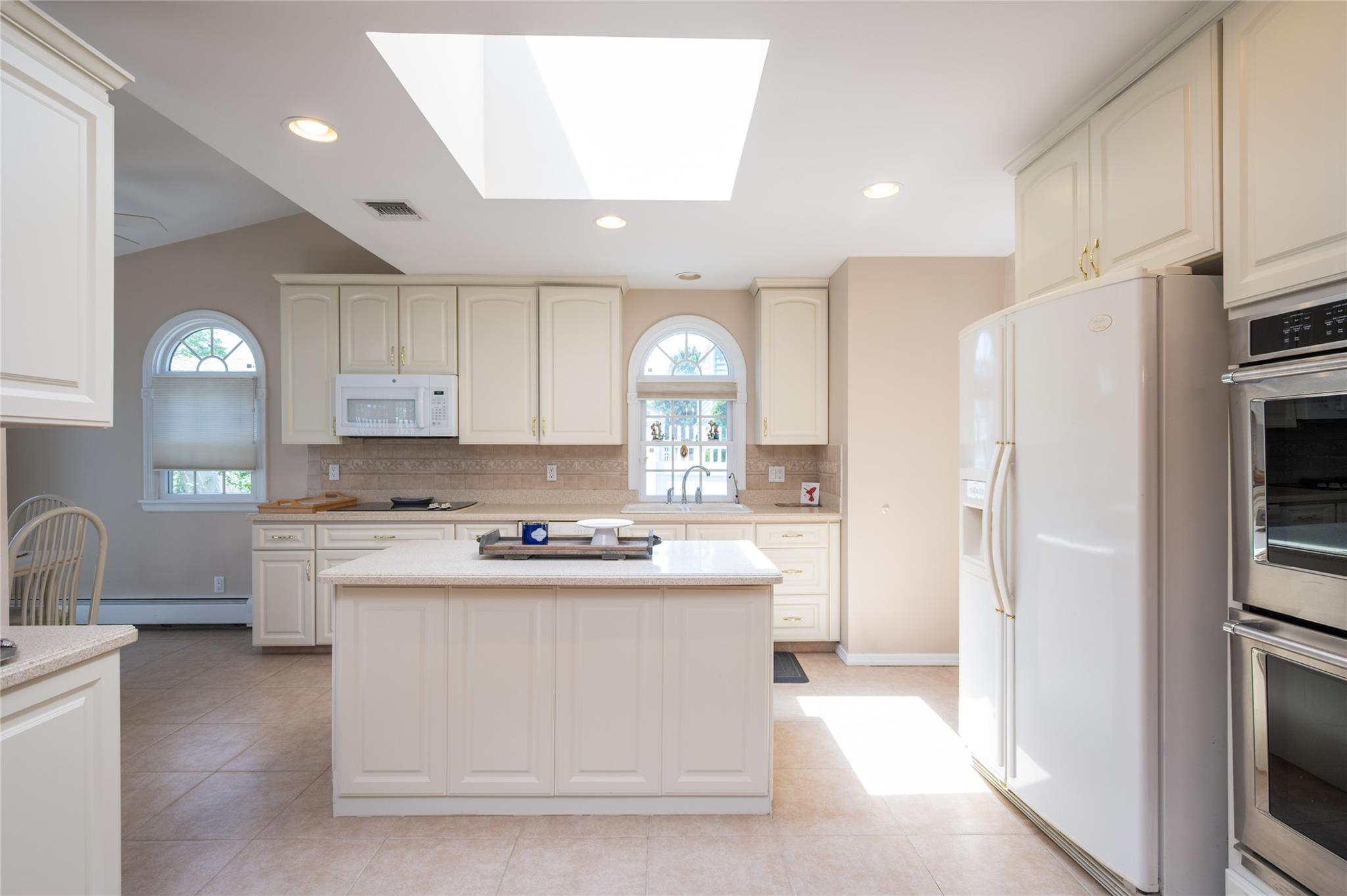 745 Willow Road, Franklin Square, New York image 7