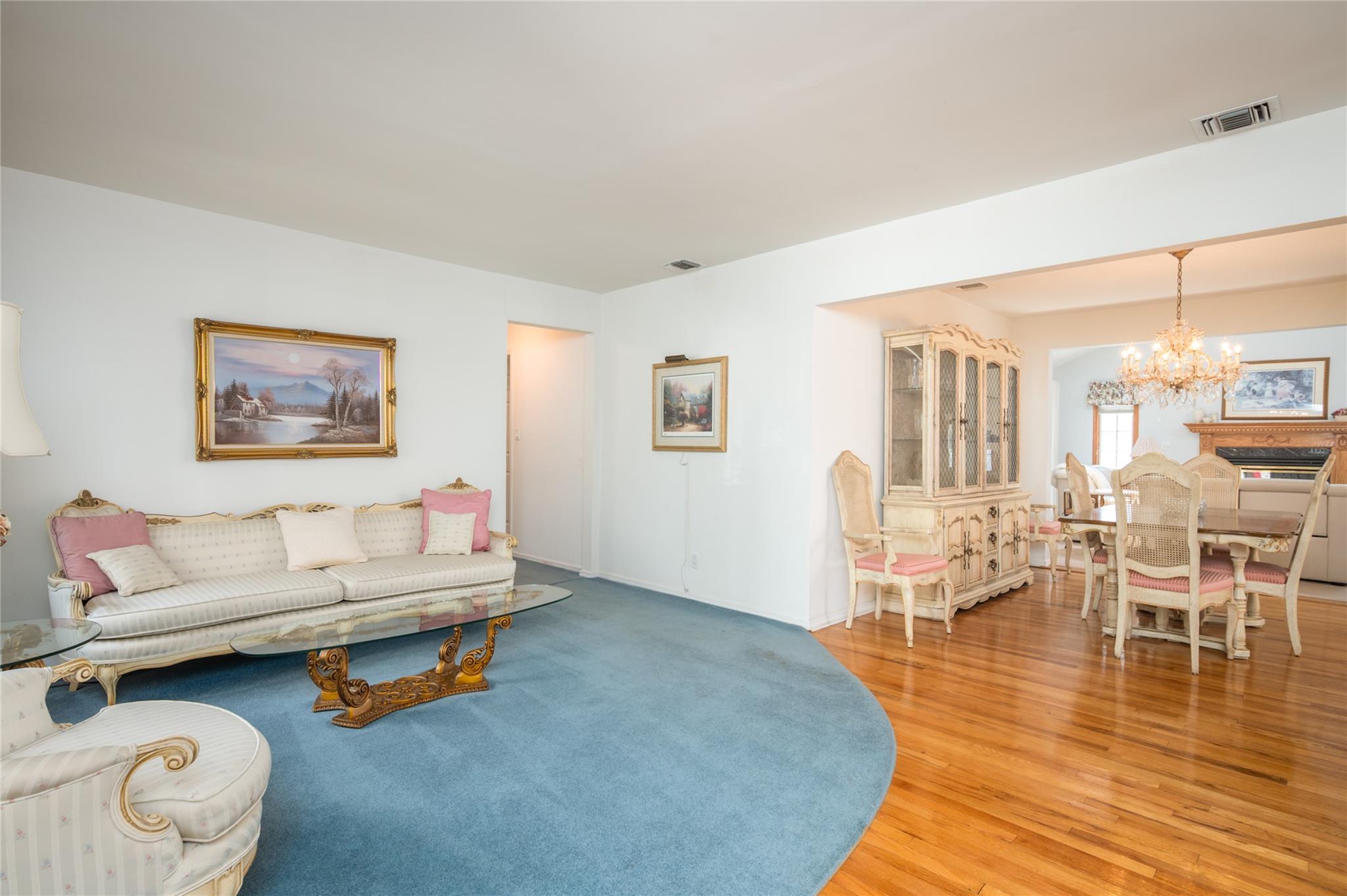 745 Willow Road, Franklin Square, New York image 3