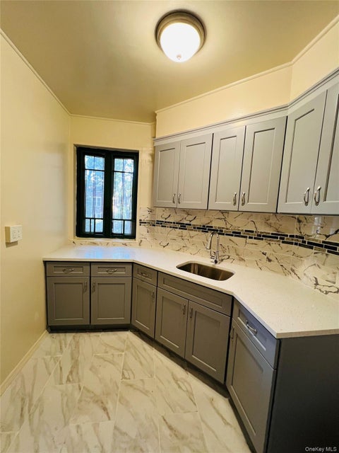 Condo For Sale - 2033 Mcgraw Avenue #MH<br/> Bronx, NY 10462