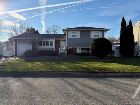 318 W 21st Street Deer Park NY 11729