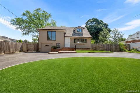 Homes For Sale - 4 Sibley Place<br/> Suffolk County, Huntington Station, NY 11746
