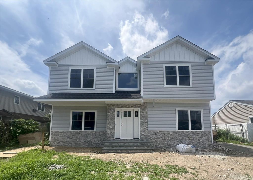 Photo of 56 Seitz Drive, Bethpage, NY 11714 (MLS # 872996)