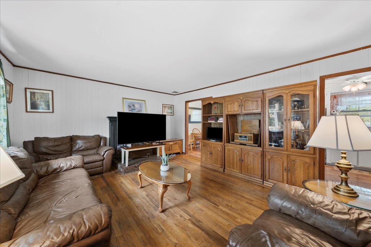 164 N Prospect Avenue, Patchogue, New York image 4