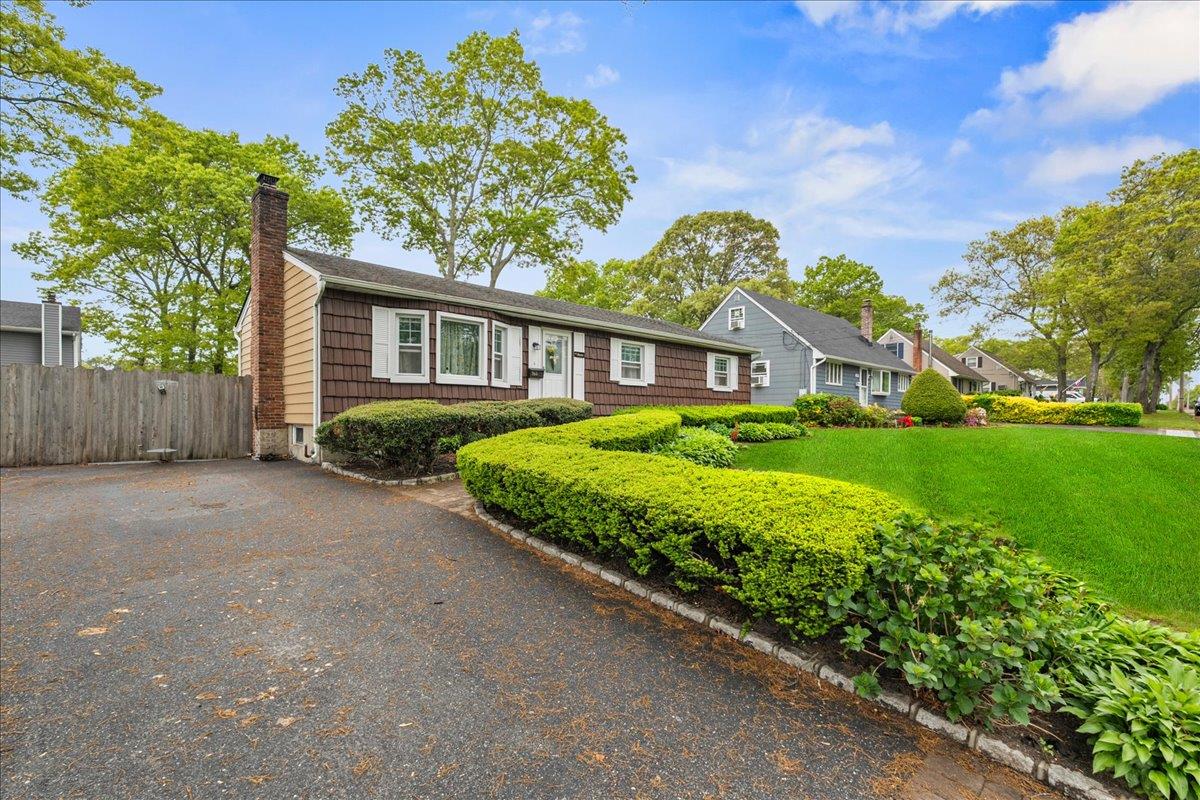 164 N Prospect Avenue, Patchogue, New York image 2